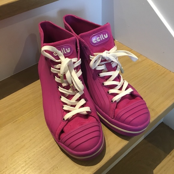 Ccilu Vegan Berries and Cream Hi Tops - Picture 2 of 6